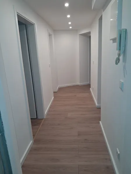 Frisch sanierte Zwei-Zimmerwohnung Nähe S-Bhf. Baumschulenweg — photo 1